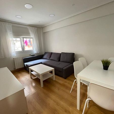 Appartamento Apartamento En El Centro - Cercano A La Playa Santander Esterno foto