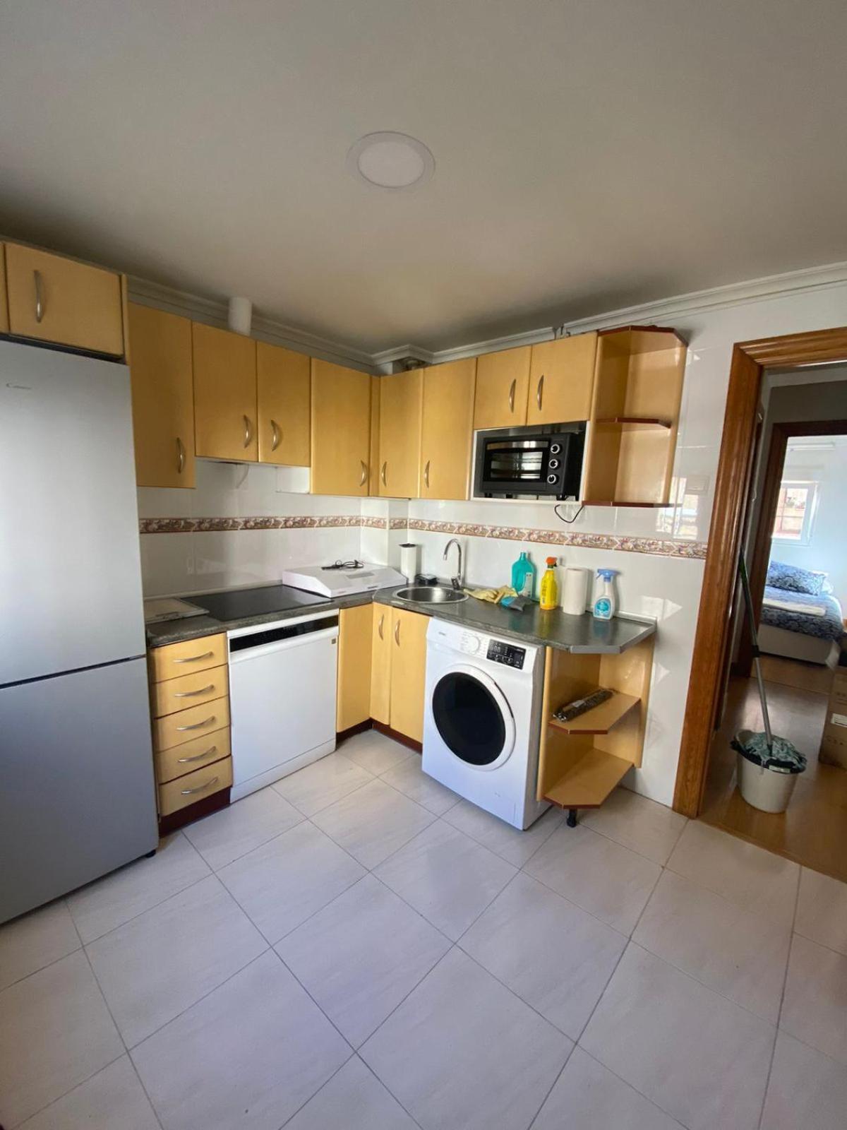 Appartamento Apartamento En El Centro - Cercano A La Playa Santander Esterno foto