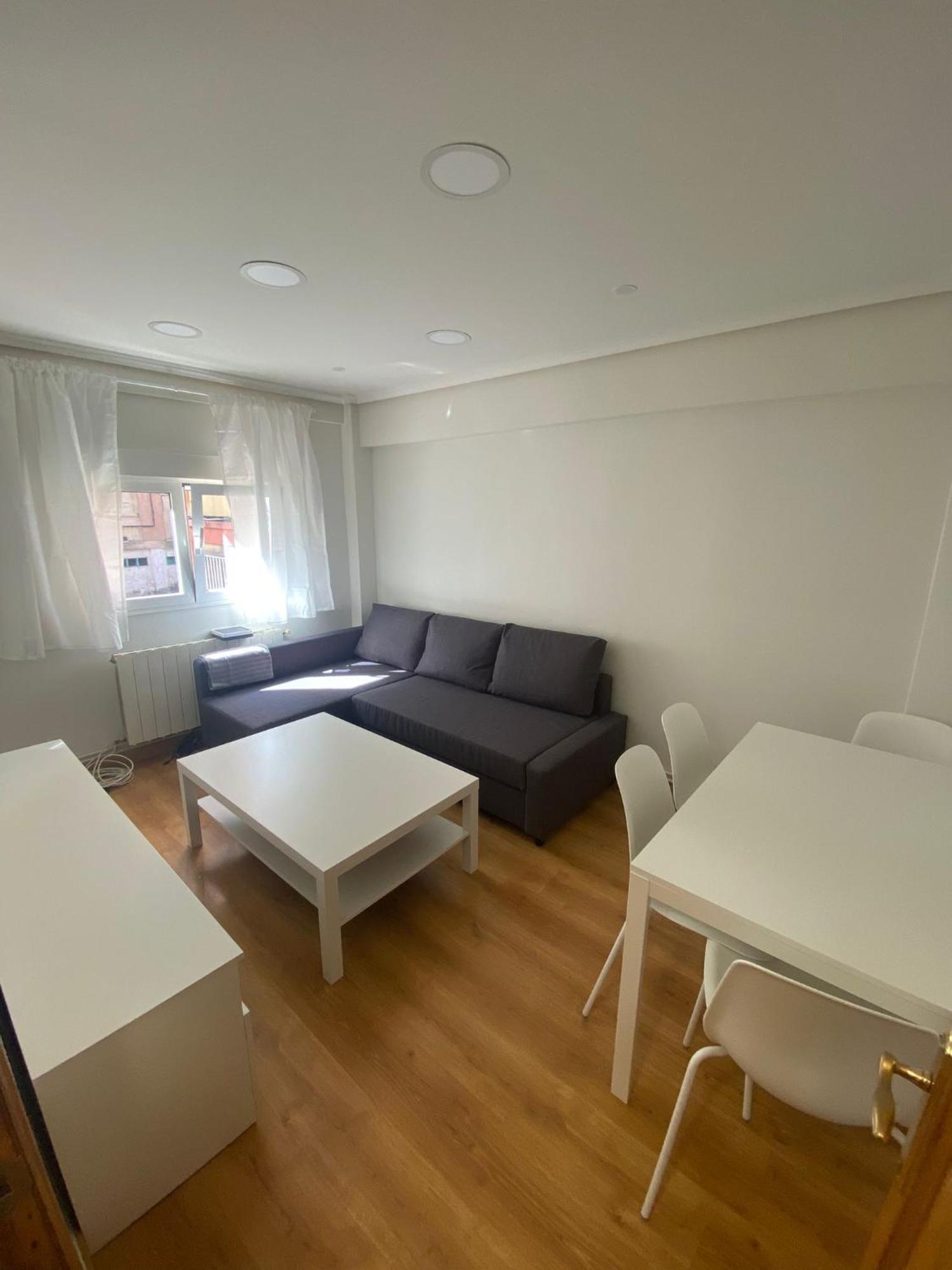 Appartamento Apartamento En El Centro - Cercano A La Playa Santander Esterno foto