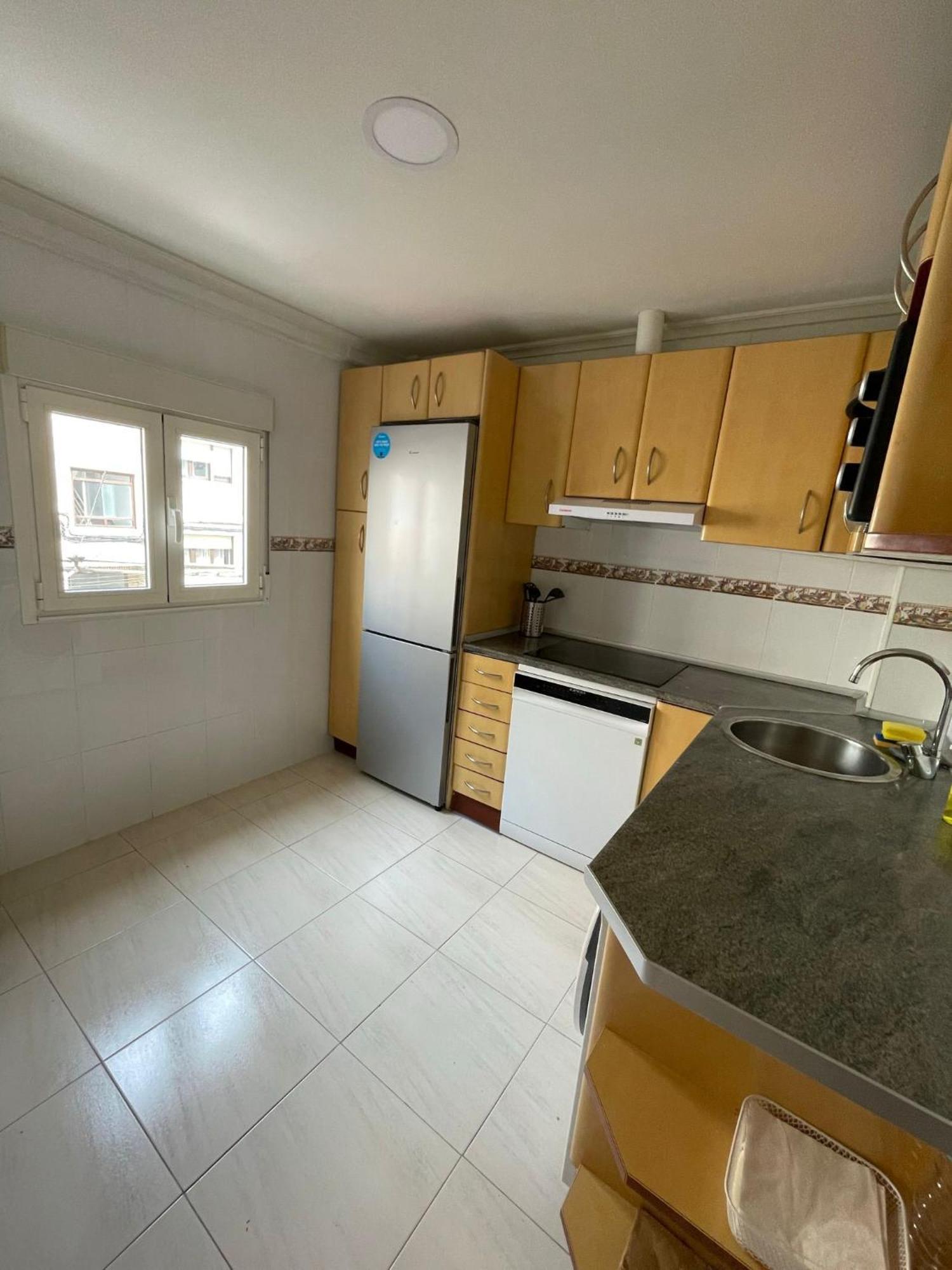 Appartamento Apartamento En El Centro - Cercano A La Playa Santander Esterno foto