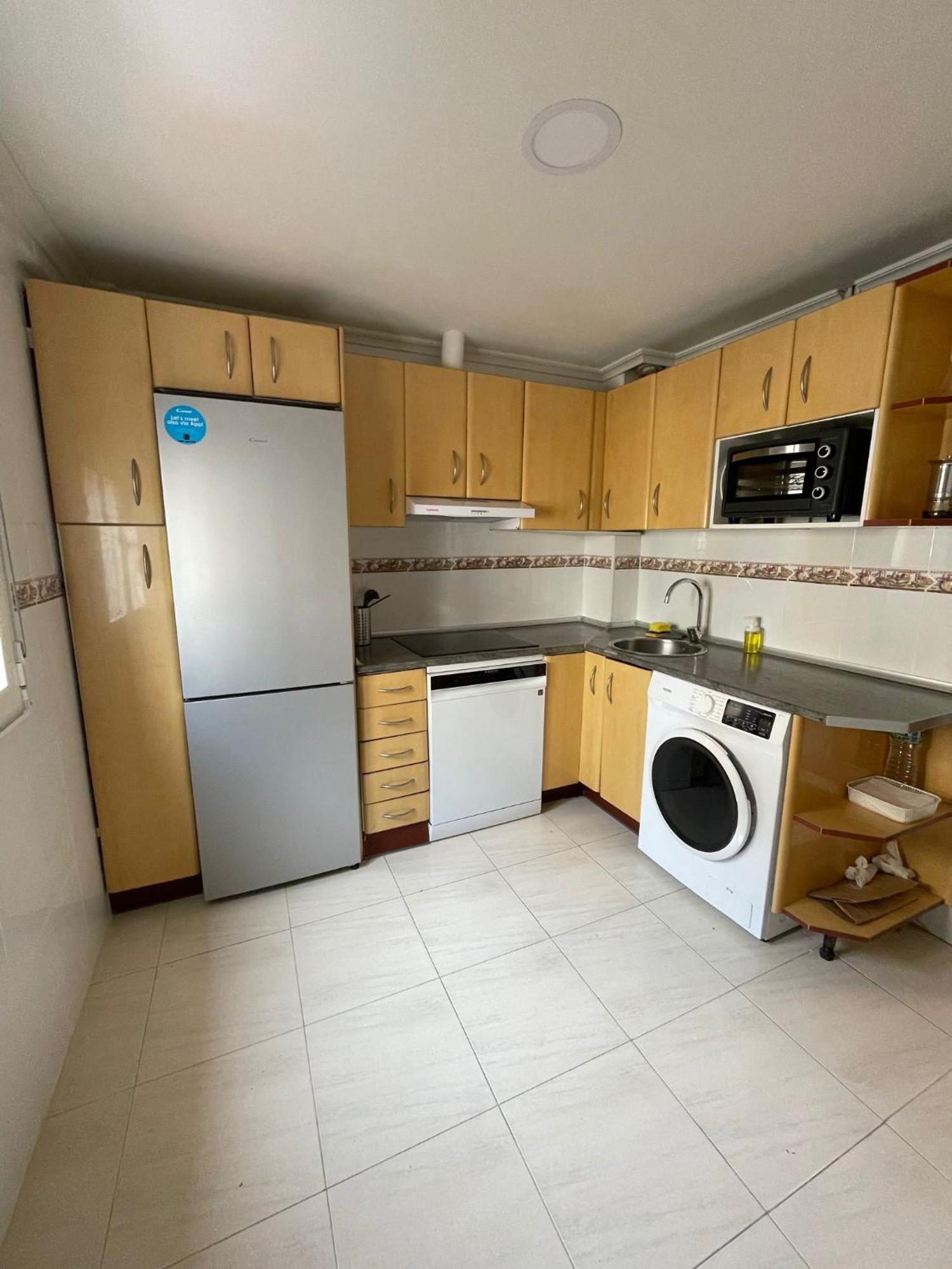 Appartamento Apartamento En El Centro - Cercano A La Playa Santander Esterno foto